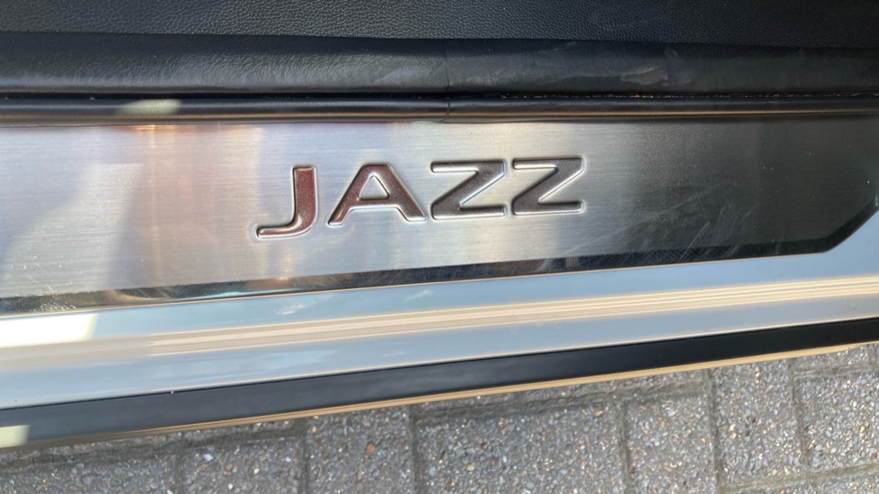 Honda Jazz 1.5 i-MMD Hybrid Crosstar EX 5dr eCVT Hybrid Hatchback - Image 28