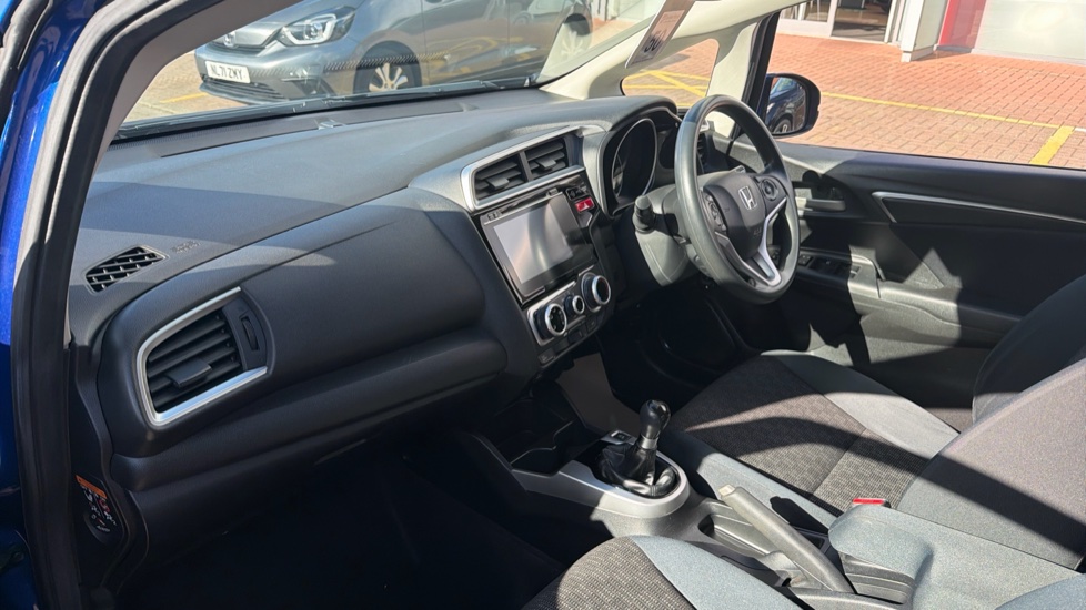 Honda Jazz 1.3 SE Navi 5dr Petrol Hatchback - Image 2