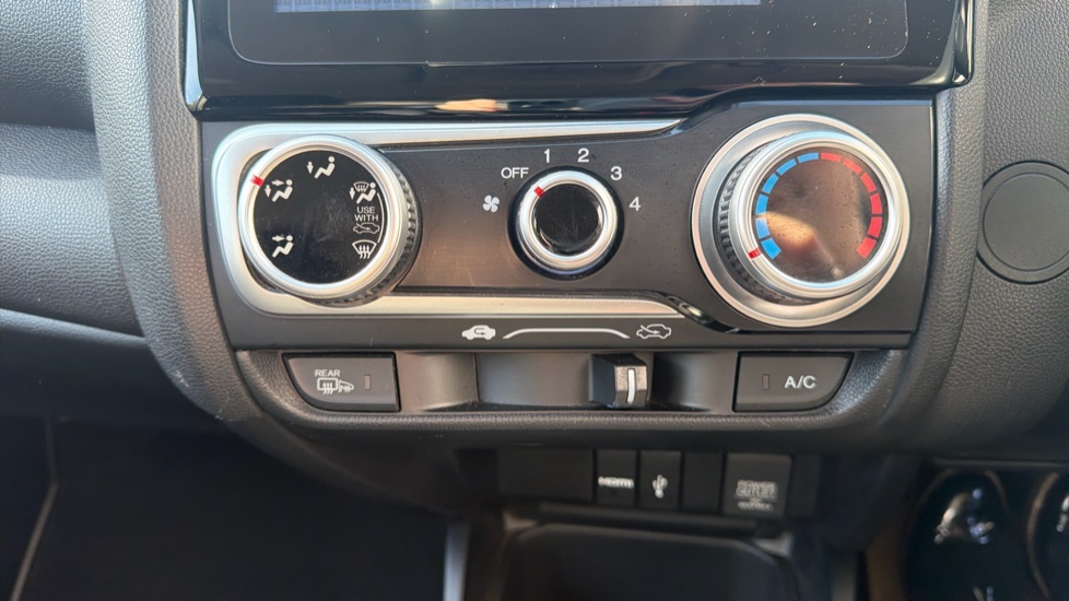 Honda Jazz 1.3 SE Navi 5dr Petrol Hatchback - Image 15