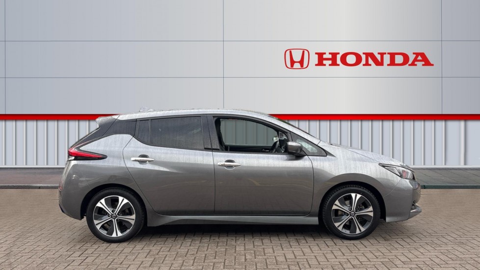 Nissan LEAF 110kW N-Connecta 40kWh 5dr Auto Electric Hatchback - Image 5