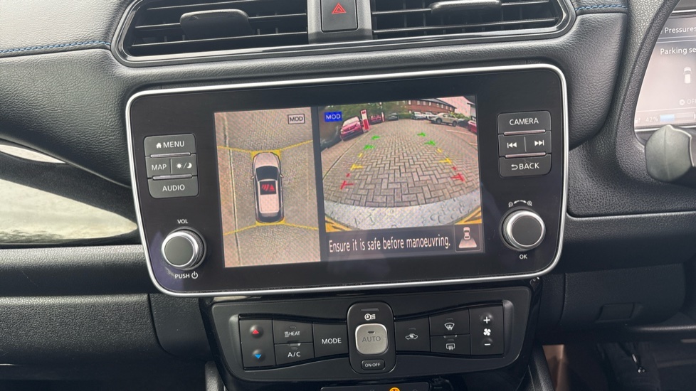 Nissan LEAF 110kW N-Connecta 40kWh 5dr Auto Electric Hatchback - Image 14