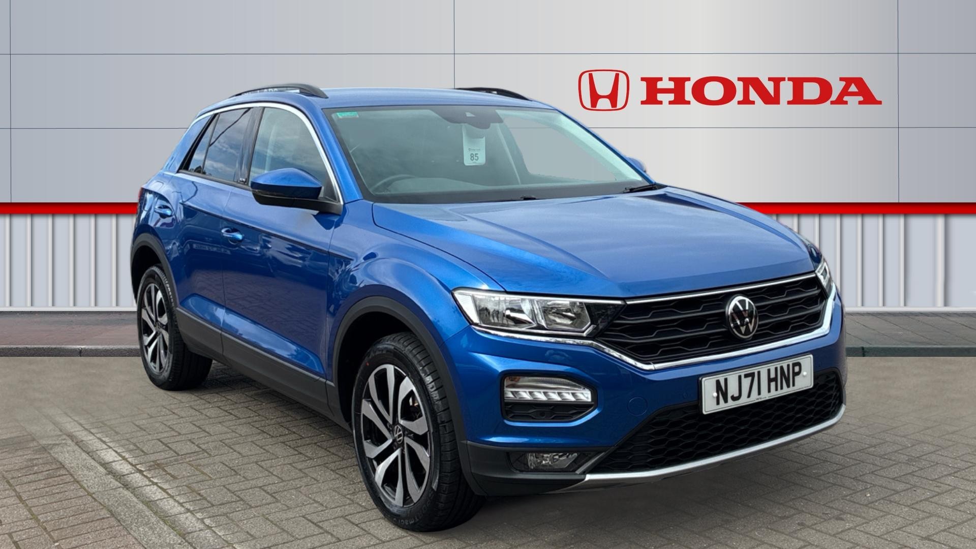 Volkswagen T-Roc listing photo
