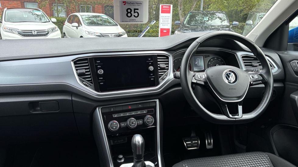 Volkswagen T-Roc 1.5 TSI EVO Active 5dr DSG Petrol Hatchback - Image 4