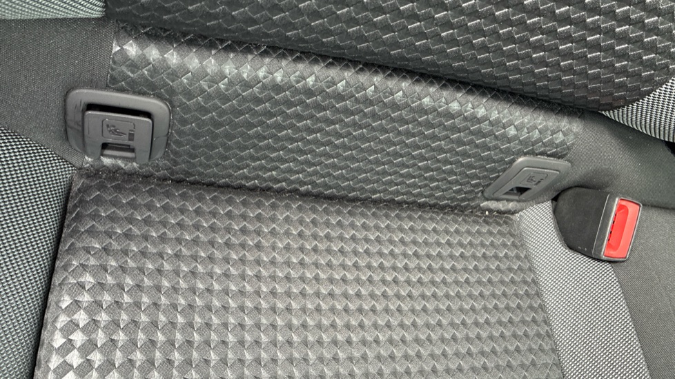Volkswagen T-Roc 1.5 TSI EVO Active 5dr DSG Petrol Hatchback - Image 28