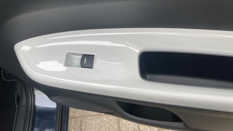 Honda Jazz 1.5 i-MMD Hybrid EX 5dr eCVT Hybrid Hatchback - Image 32