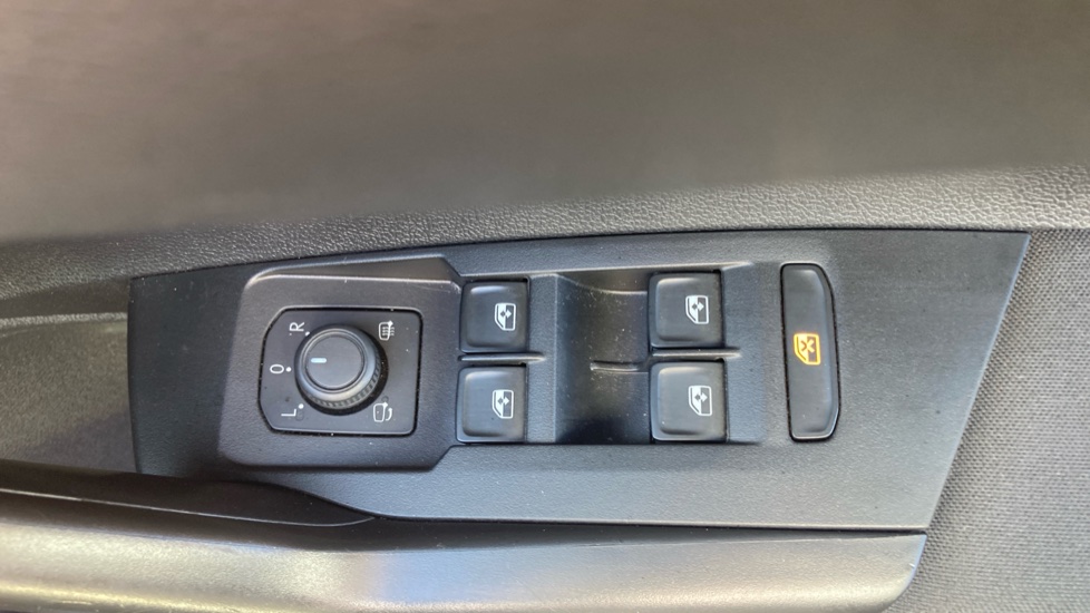 Volkswagen Polo 1.0 TSI Life 5dr DSG Petrol Hatchback - Image 14