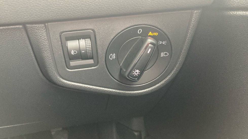 Volkswagen Polo 1.0 TSI Life 5dr DSG Petrol Hatchback - Image 21