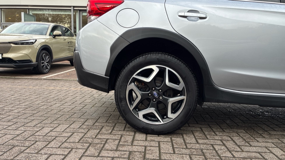 Subaru XV 2.0i e-Boxer SE Premium 5dr Lineartronic Hybrid Hatchback - Image 9