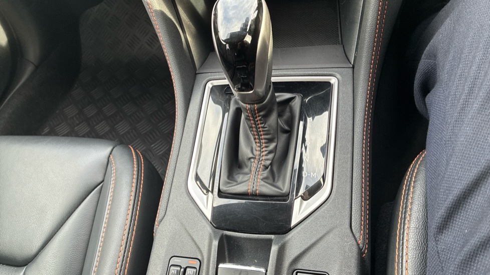 Subaru XV 2.0i e-Boxer SE Premium 5dr Lineartronic Hybrid Hatchback - Image 25