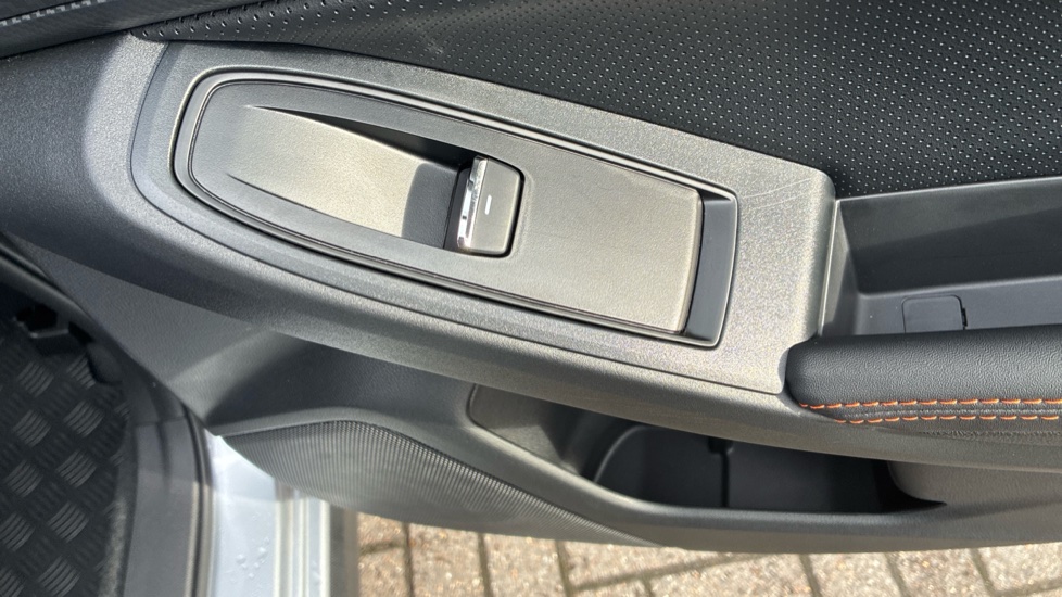 Subaru XV 2.0i e-Boxer SE Premium 5dr Lineartronic Hybrid Hatchback - Image 26