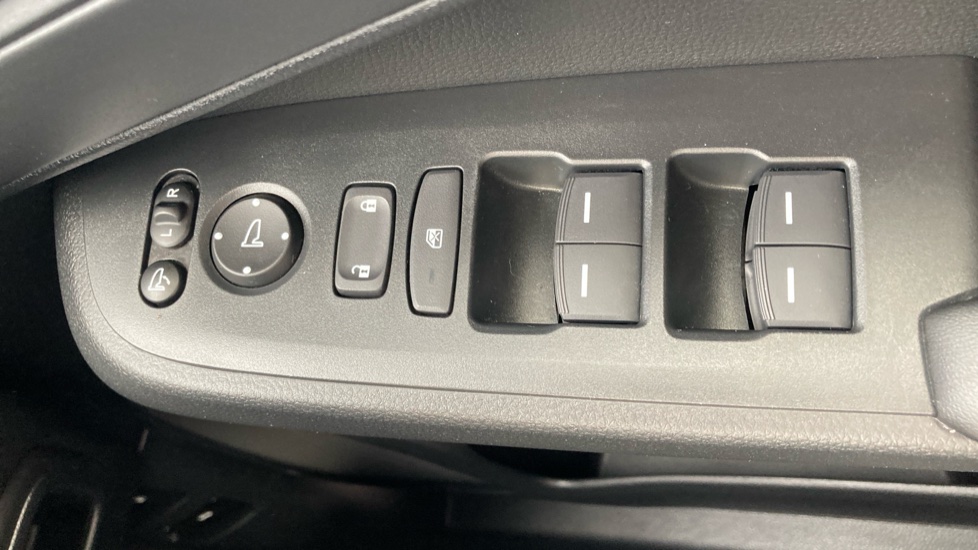 Honda HR-V 1.5 eHEV Elegance 5dr CVT Hybrid Hatchback - Image 17
