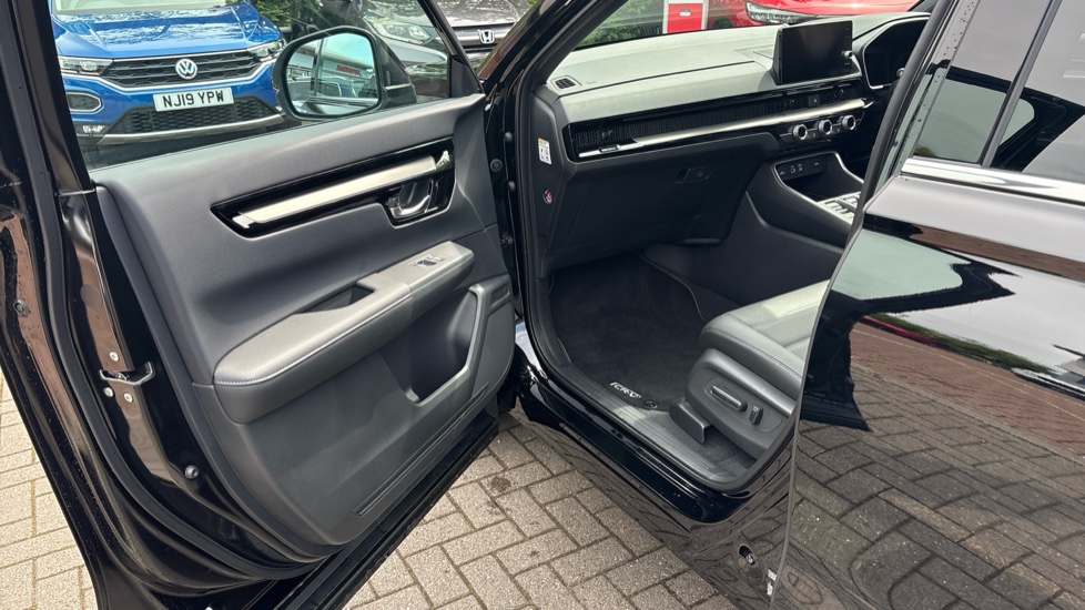 Honda CR-V 2.0 ePHEV Advance Tech 5dr eCVT Estate - Image 29