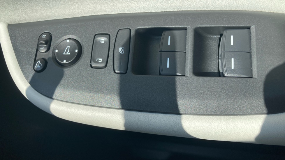 Honda Jazz 1.5 i-MMD Hybrid EX 5dr eCVT Hybrid Hatchback - Image 13