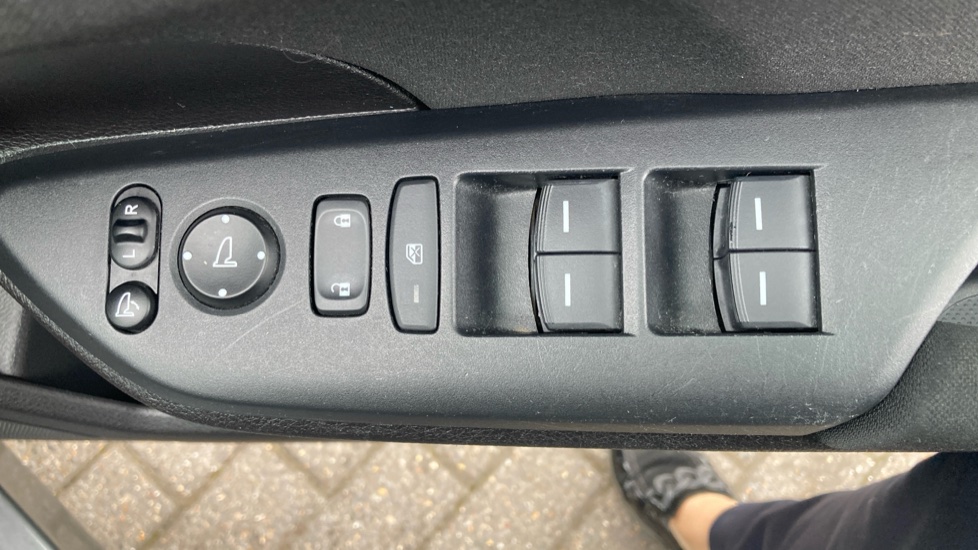 Honda Civic 1.0 VTEC Turbo 126 SR 5dr Petrol Hatchback - Image 25