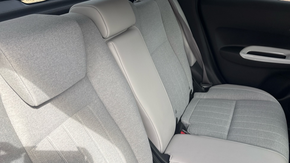 Honda Jazz 1.5 i-MMD Hybrid EX 5dr eCVT Hybrid Hatchback - Image 8