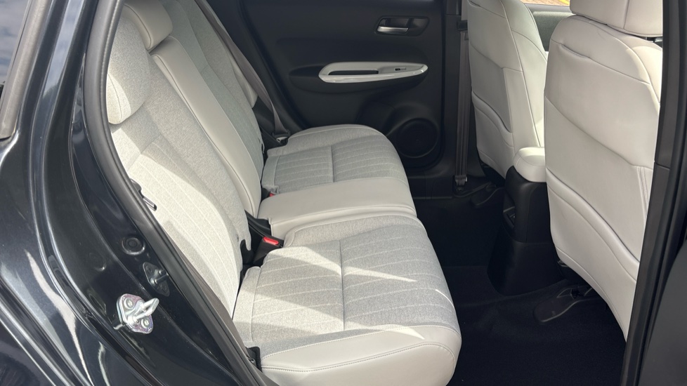 Honda Jazz 1.5 i-MMD Hybrid EX 5dr eCVT Hybrid Hatchback - Image 16