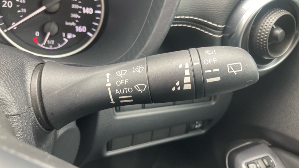 Nissan Juke 1.6 Hybrid Tekna 5dr Auto Hybrid Hatchback - Image 20