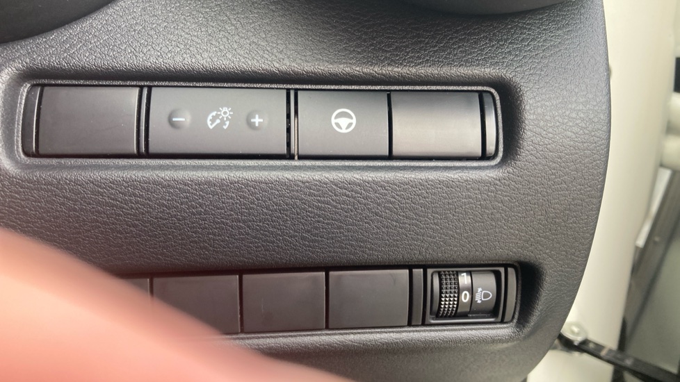 Nissan Juke 1.6 Hybrid Tekna 5dr Auto Hybrid Hatchback - Image 34