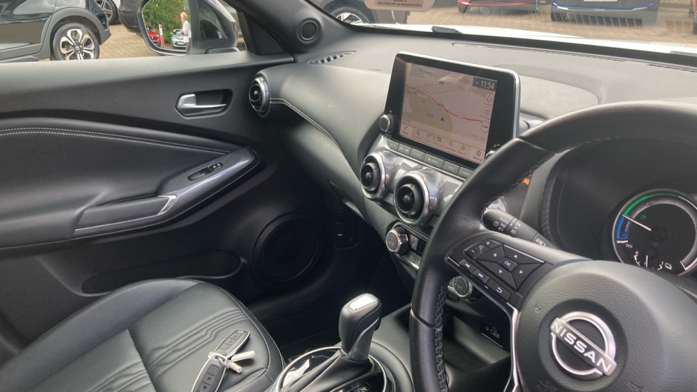 Nissan Juke 1.6 Hybrid Tekna 5dr Auto Hybrid Hatchback - Image 36