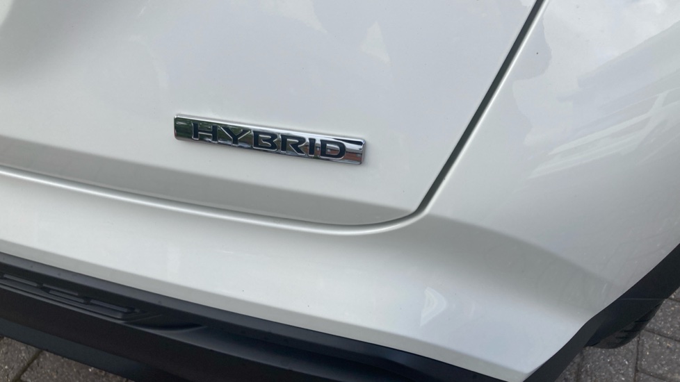 Nissan Juke 1.6 Hybrid Tekna 5dr Auto Hybrid Hatchback - Image 41