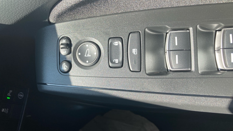 Honda Civic 2.0 eHEV Sport 5dr CVT Hybrid Hatchback - Image 31
