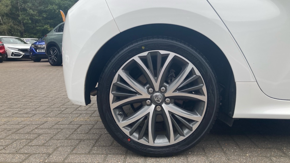 Toyota Yaris 1.5 Hybrid Excel 5dr CVT Hybrid Hatchback - Image 9