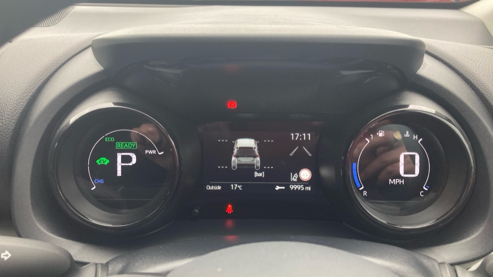 Toyota Yaris 1.5 Hybrid Excel 5dr CVT Hybrid Hatchback - Image 11