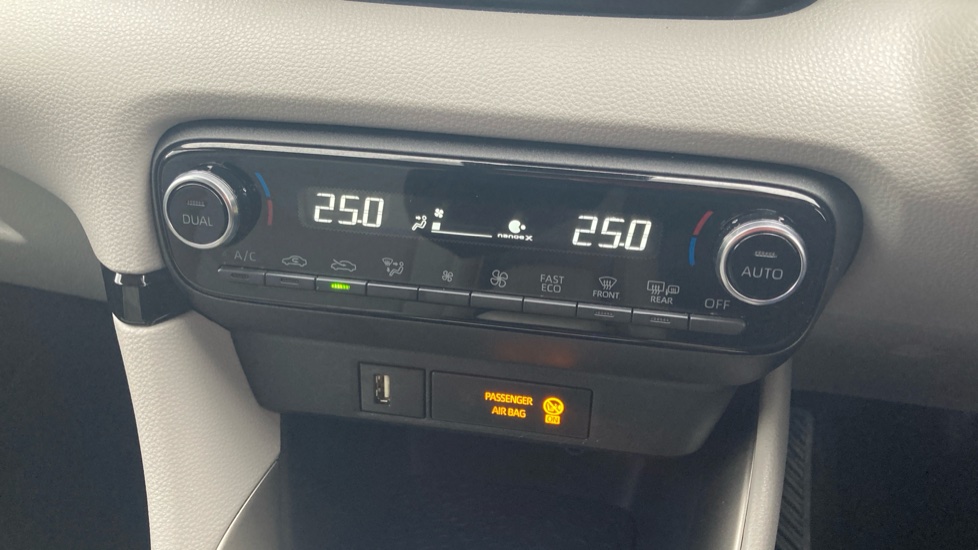 Toyota Yaris 1.5 Hybrid Excel 5dr CVT Hybrid Hatchback - Image 14