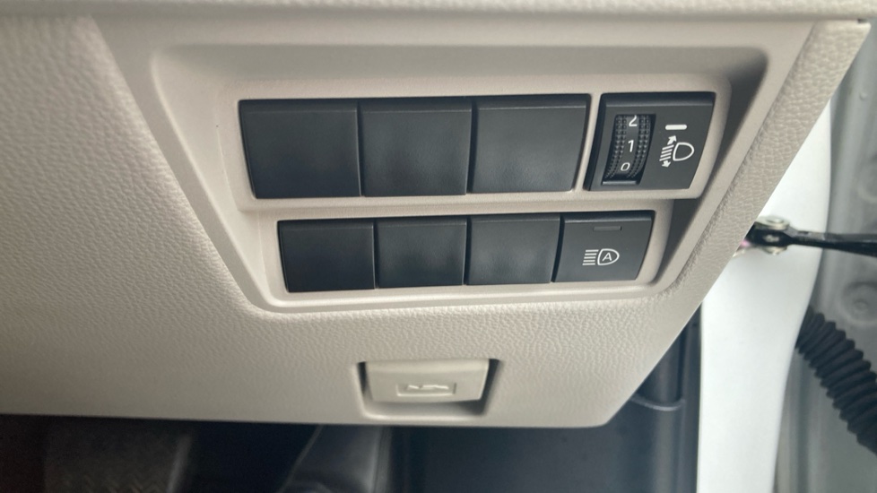 Toyota Yaris 1.5 Hybrid Excel 5dr CVT Hybrid Hatchback - Image 26