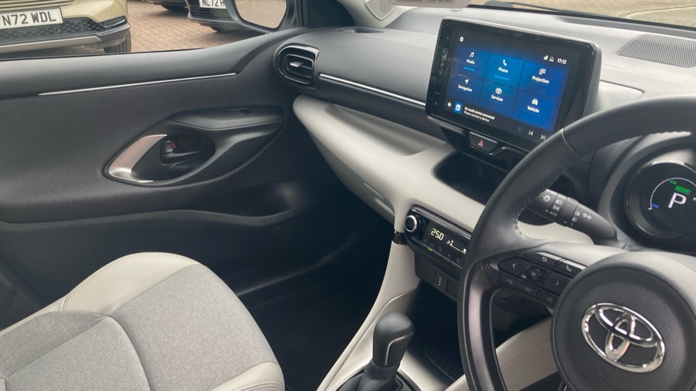 Toyota Yaris 1.5 Hybrid Excel 5dr CVT Hybrid Hatchback - Image 29
