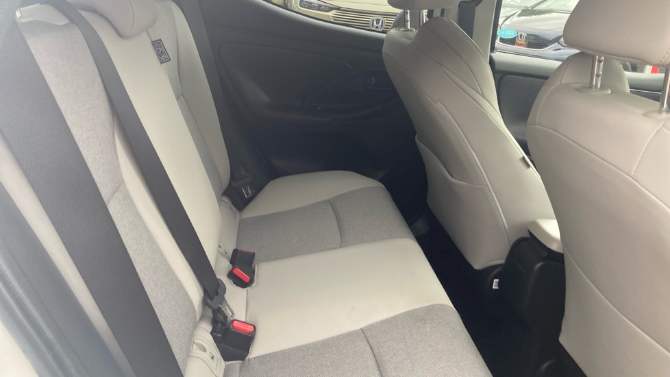 Toyota Yaris 1.5 Hybrid Excel 5dr CVT Hybrid Hatchback - Image 32
