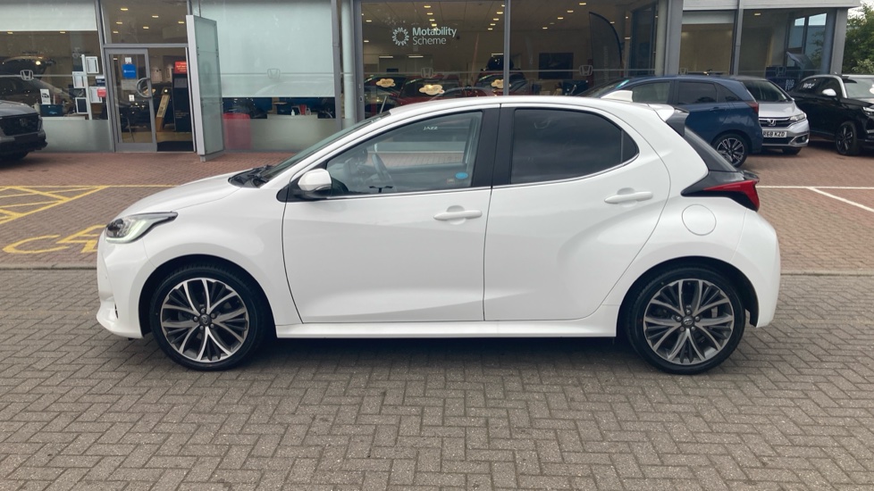 Toyota Yaris 1.5 Hybrid Excel 5dr CVT Hybrid Hatchback - Image 40