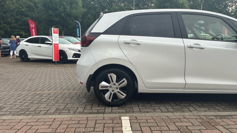 Honda Jazz 1.5 i-MMD Hybrid EX 5dr eCVT Hybrid Hatchback - Image 9