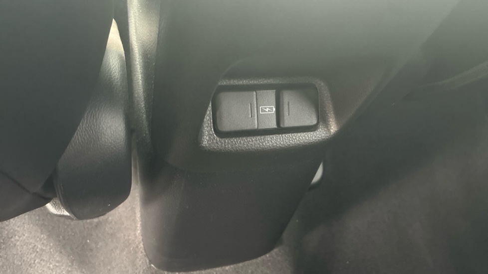 Honda Jazz 1.5 i-MMD Hybrid EX 5dr eCVT Hybrid Hatchback - Image 30