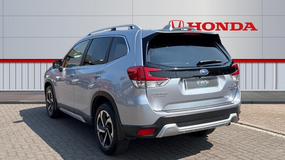 Subaru Forester 2.0i e-Boxer XE Premium 5dr Lineartronic Hybrid Estate - Image 3