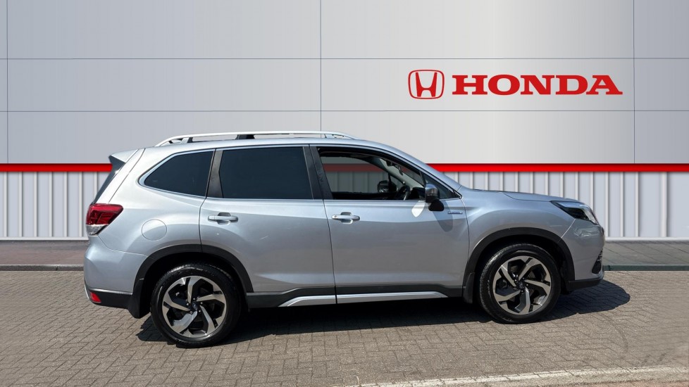 Subaru Forester 2.0i e-Boxer XE Premium 5dr Lineartronic Hybrid Estate - Image 5