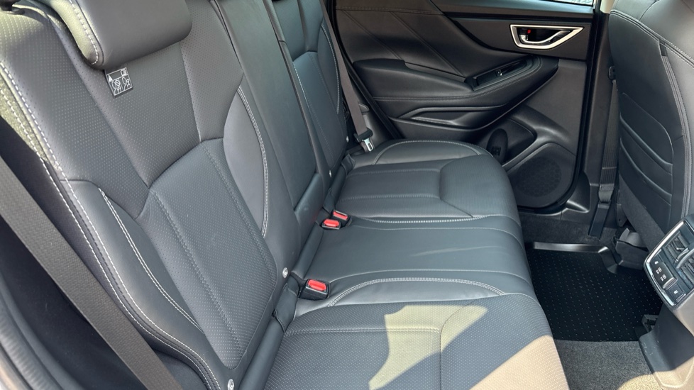 Subaru Forester 2.0i e-Boxer XE Premium 5dr Lineartronic Hybrid Estate - Image 8