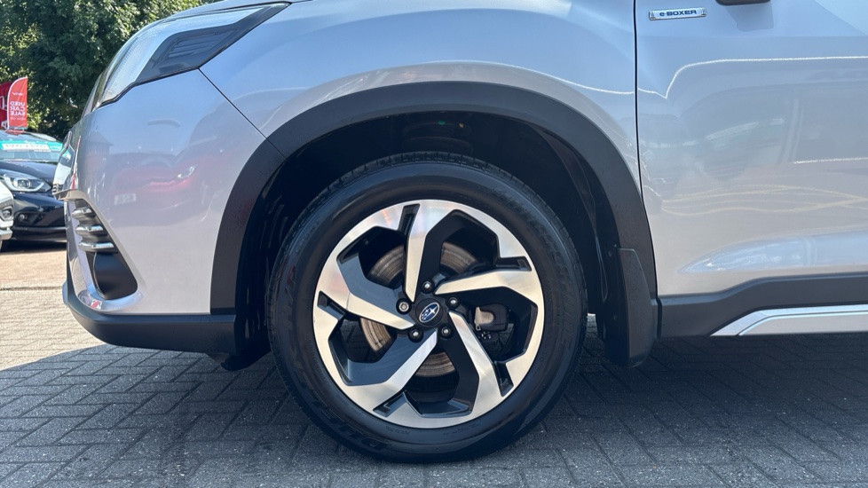 Subaru Forester 2.0i e-Boxer XE Premium 5dr Lineartronic Hybrid Estate - Image 9