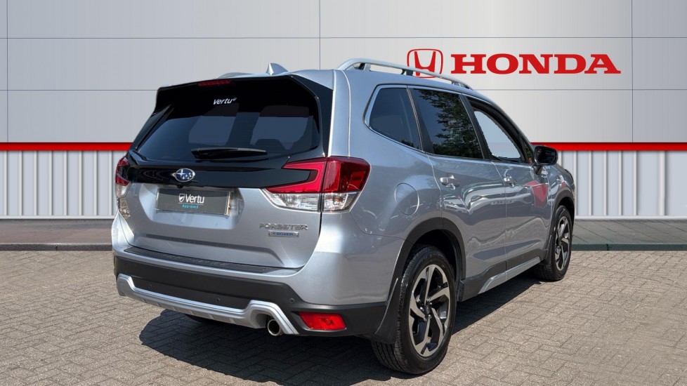 Subaru Forester 2.0i e-Boxer XE Premium 5dr Lineartronic Hybrid Estate - Image 12