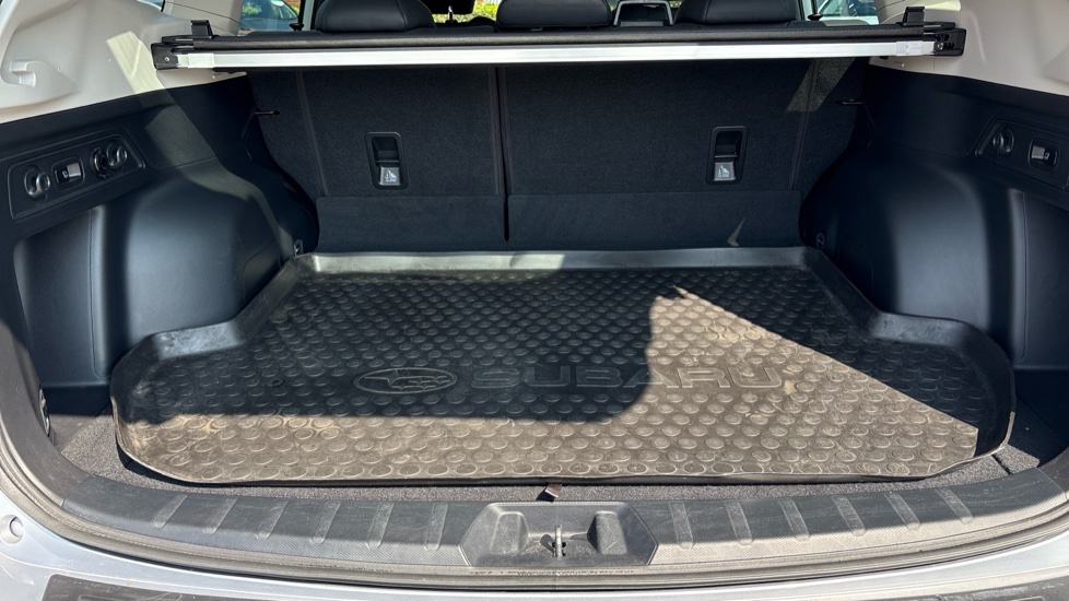 Subaru Forester 2.0i e-Boxer XE Premium 5dr Lineartronic Hybrid Estate - Image 18