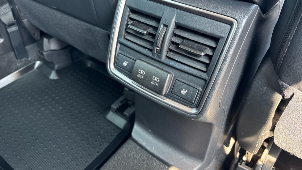 Subaru Forester 2.0i e-Boxer XE Premium 5dr Lineartronic Hybrid Estate - Image 19