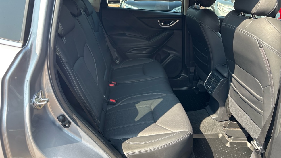 Subaru Forester 2.0i e-Boxer XE Premium 5dr Lineartronic Hybrid Estate - Image 21