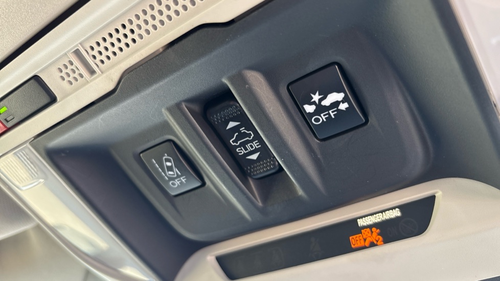 Subaru Forester 2.0i e-Boxer XE Premium 5dr Lineartronic Hybrid Estate - Image 33