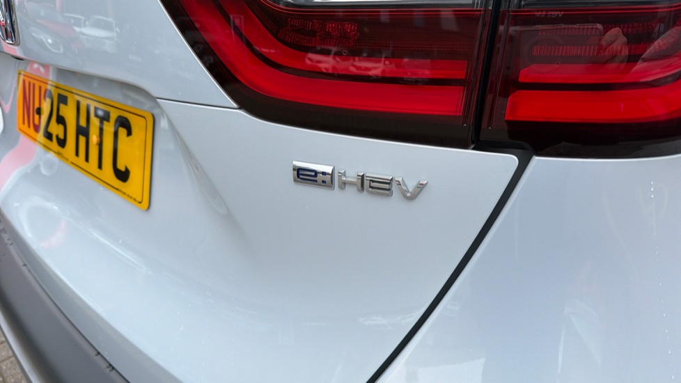 Honda Jazz 1.5 i-MMD Hybrid Crosstar Advance 5dr eCVT Hybrid Hatchback - Image 14