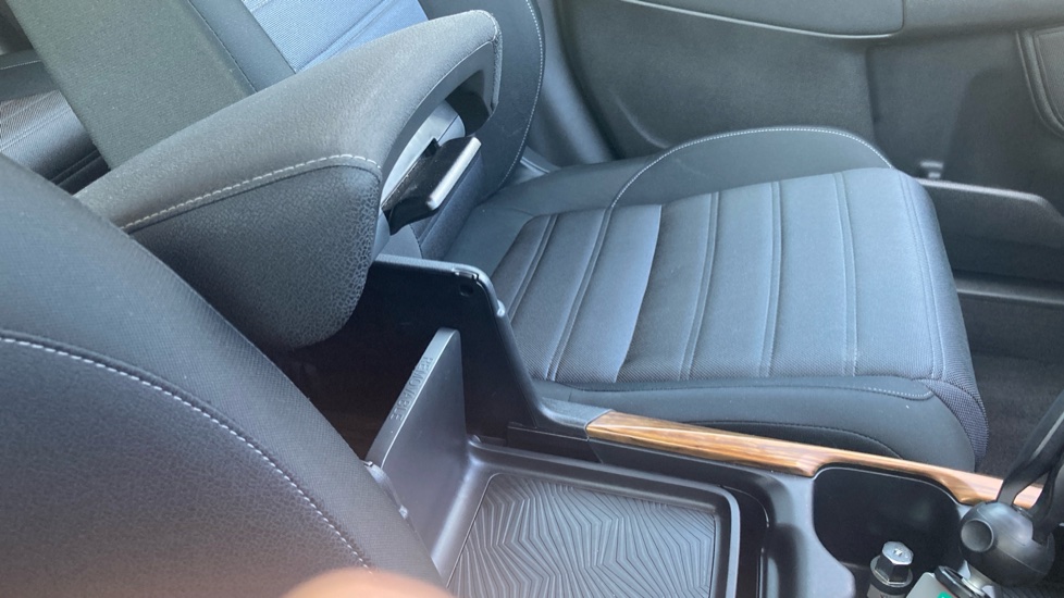 Honda CR-V 1.5 VTEC Turbo S 5dr 2WD Petrol Estate - Image 25