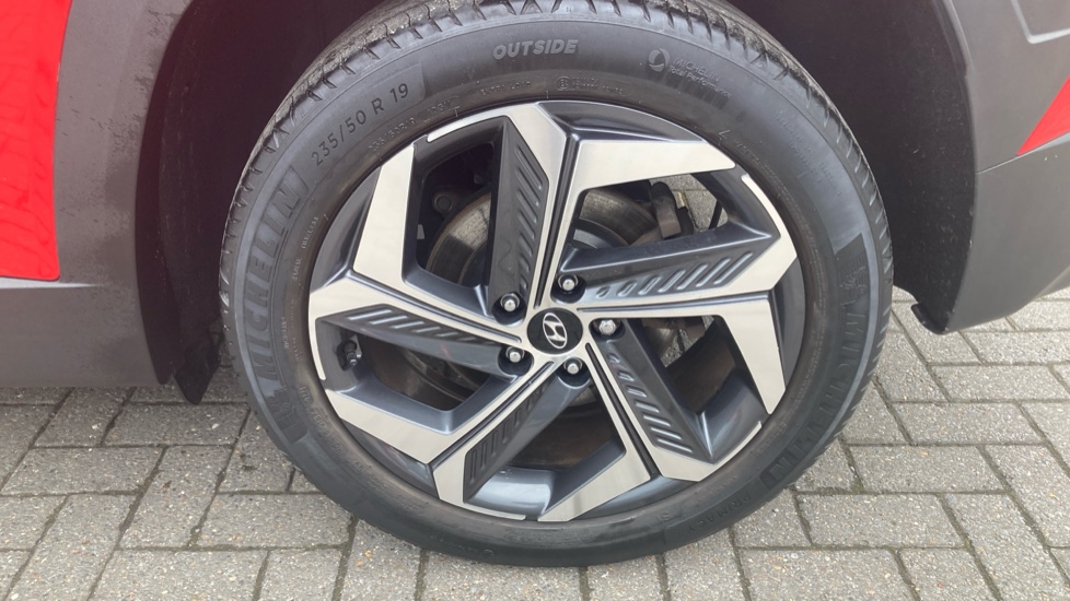 Hyundai TUCSON 1.6 TGDi Hybrid 230 Ultimate 5dr 2WD Auto Hybrid Estate - Image 17
