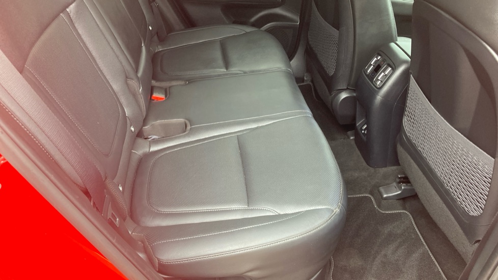 Hyundai TUCSON 1.6 TGDi Hybrid 230 Ultimate 5dr 2WD Auto Hybrid Estate - Image 20