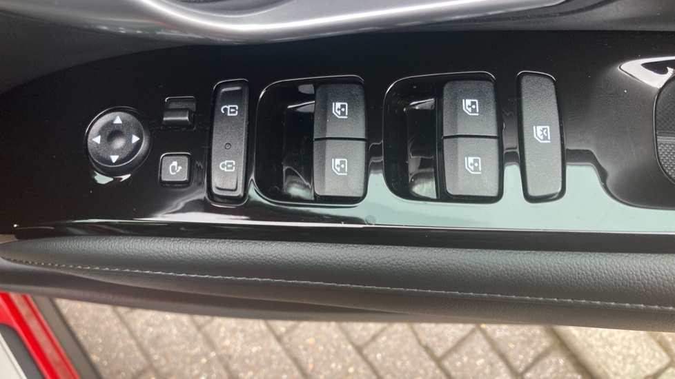 Hyundai TUCSON 1.6 TGDi Hybrid 230 Ultimate 5dr 2WD Auto Hybrid Estate - Image 21