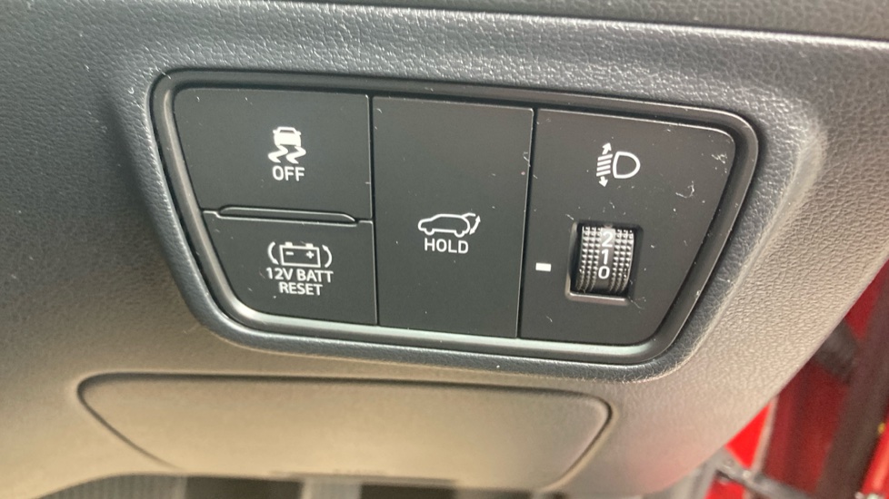 Hyundai TUCSON 1.6 TGDi Hybrid 230 Ultimate 5dr 2WD Auto Hybrid Estate - Image 22