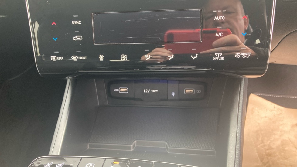 Hyundai TUCSON 1.6 TGDi Hybrid 230 Ultimate 5dr 2WD Auto Hybrid Estate - Image 27
